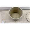 Image 6 : Medalta Stoneware Ltd. 4-Gallon Stoneware Crock With Lid, Medicine Hat Alberta