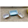 Image 6 : Vintage Pyrex Primary Colors Nesting Mixing Bowl Set, Dots Bowl, Refrigerator Dishes