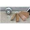 Image 1 : Hunter Type 2 Ceiling Fan, Model 27436-100, 1999, White with 5 Wood Grain Reversible Blades