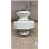 Image 2 : Hunter Type 2 Ceiling Fan, Model 27436-100, 1999, White with 5 Wood Grain Reversible Blades