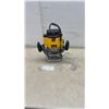 Image 1 : DeWalt DW625 3 HP Electronic Variable Speed Plunge Router