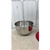 Image 7 : KitchenAid Stand Mixer with Instructions and Attachment Hub