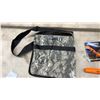 Image 6 : Garrett ACE 400i Metal Detector, Pro-Pointer AT, Camo Bag, and Manuals