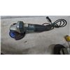 Image 4 : Lot of 3 Angle Grinders: DeWalt Cordless and 2 Makita