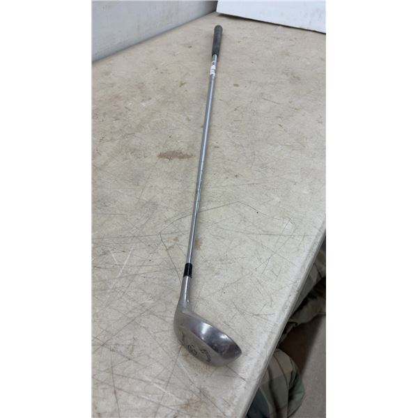 Spalding Executive XE 3-Wood Golf Club, 3 Driveway Markers