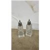 Image 4 : 8 Salt and Pepper Shakers