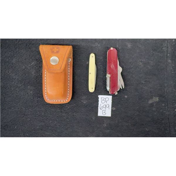 3 Jack Knives 1 with Leather Case