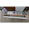 Image 2 : Yamaha Grand Touch DGX-620 Digital keyboard and Stand