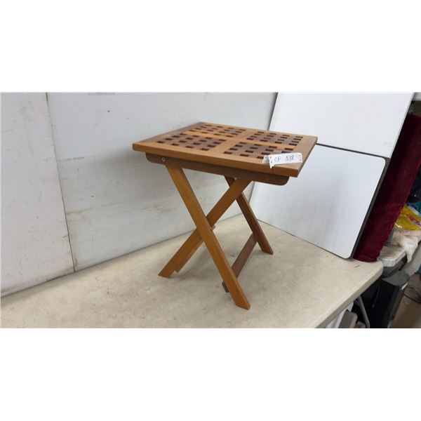 Foldable Wooden Side Table with Slatted Top and X-Shaped Legs, 21 × 20 × 20”