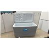 Image 3 : Coleman Xtreme Hard Cooler with Four Cup Holders