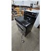 Image 2 : Whirlpool Stainless Steel Electric Double Oven Range with Glass Cooktop and Power Cord