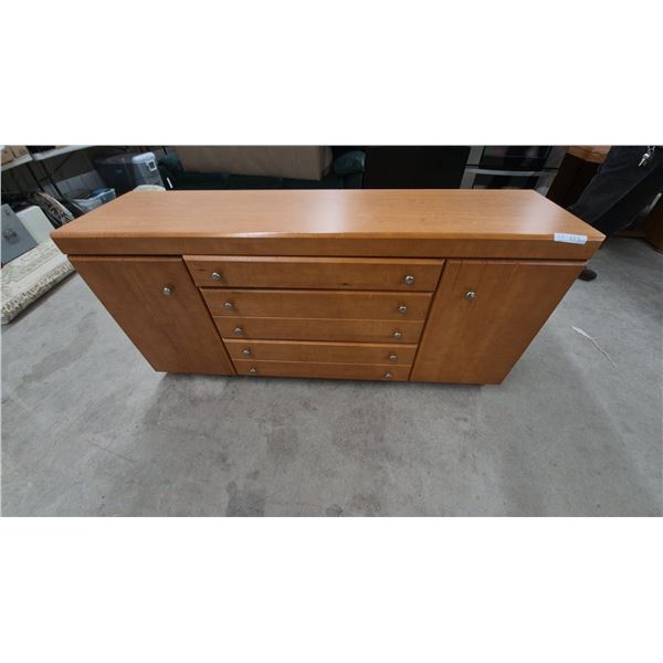 Light Wood Dresser with 4 Drawers and 2 Cabinets, 30”×66”×18”