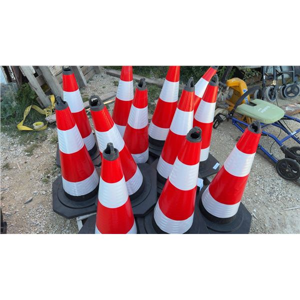 12 Reflective Rubber Pylons with Black Hexagonal Rubber Bases, 28” Tall