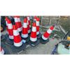 Image 4 : 12 Reflective Rubber Pylons with Black Hexagonal Rubber Bases, 28” Tall
