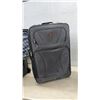 Image 5 : American Tourister Leopard Print Rolling Suitcase and Swiss Gear Black Rolling Suitcase
