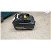 Image 9 : Makita BMR100 Job Site Radio and Cooling System Pressure Test Kit With Adapters