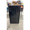 Image 2 : RCA RFR321-B Black Compact Mini Refrigerator with Freezer Compartment