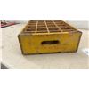Image 4 : Vintage: KIST Wooden 24-Bottle Soda Crate and 2 Sprayers, one with Glass Bottle
