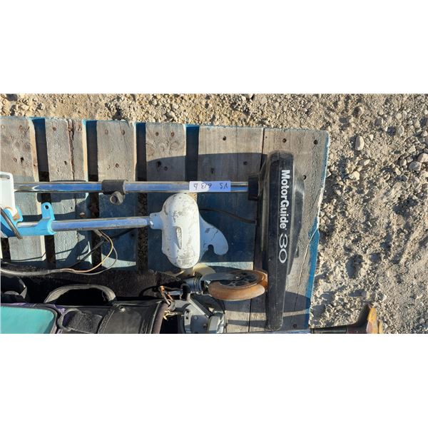 Pallet Lot: Trolling Motors, Golf Bag with Clubs