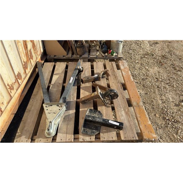 Pallet Lot: Pintle Hitch, Receiver Hitches