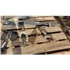 Image 4 : Pallet Lot: Pintle Hitch, Receiver Hitches
