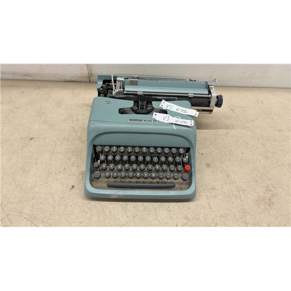 Olivetti Studio 44 Portable Typewriter with QWERTY Keyboard, by Underwood Limited