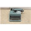 Image 1 : Olivetti Studio 44 Portable Typewriter with QWERTY Keyboard, by Underwood Limited