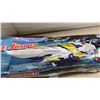 Image 4 : RadioShack Wave Jumper Radio Control Competition Racing Boat with Twin Outboards, New Old Stock