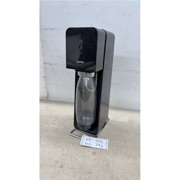 SodaStream Source Manual Sparkling Water Maker in Black with Bottle and Metal Base