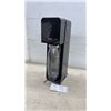 Image 1 : SodaStream Source Manual Sparkling Water Maker in Black with Bottle and Metal Base