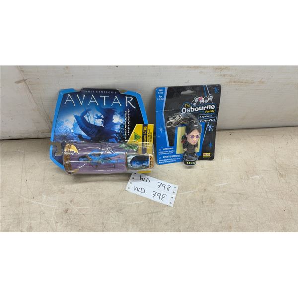 Avatar Neytiri Articulated Figure with I-TAG and Osbourne Family Ozzy Keychain