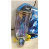 Image 5 : Avatar Neytiri Articulated Figure with I-TAG and Osbourne Family Ozzy Keychain