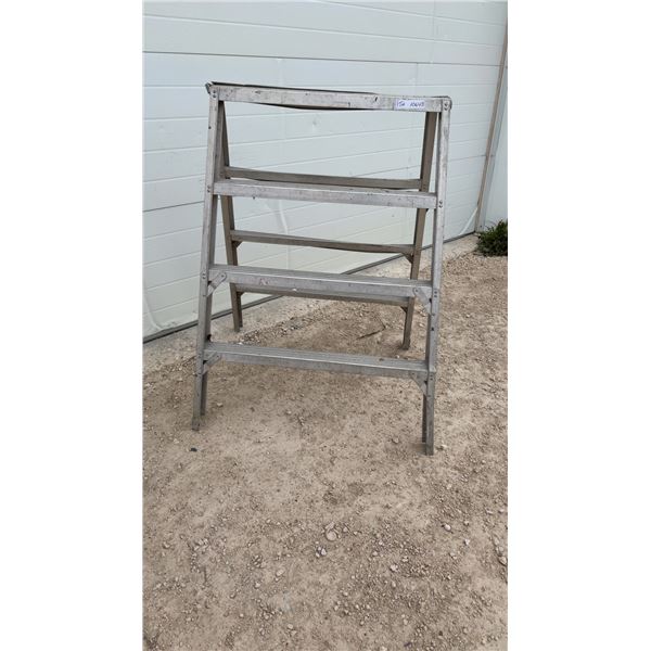 Aluminum A-Frame Stepladder with 4 Steps