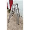 Image 4 : Aluminum A-Frame Stepladder with 4 Steps