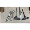 Image 6 : Sockets, Pipe Threader, Apollo Socket Set, and Screwdriver Bit Set