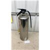 Image 4 : Chieftain HW16P-2 Fire Extinguisher, Hose, and Pressure Gauge, VS02 01/02