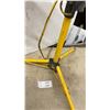 Image 5 : Yellow Tripod Work Light with Two Halogen Lamps