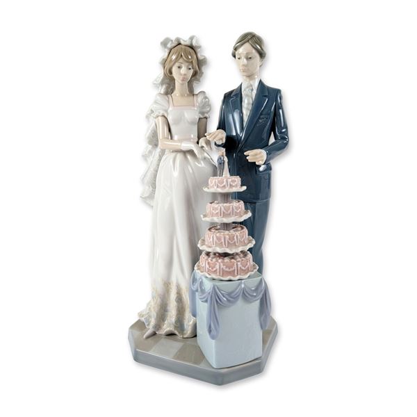 Lladro Porcelain Figurine, Wedding Cake 1005587