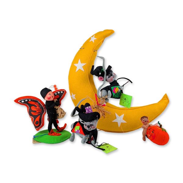 4pc Annalee Halloween Themed Posable Felt Dolls