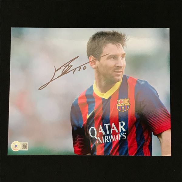 LIONEL MESSI SIGNED 8X10 - BECKETT COA