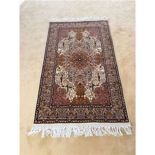 Accent Rug with Tassles