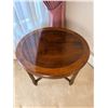 Image 2 : Gordon's Oval Side Table