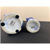 Image 4 : Blue & White Pitchers