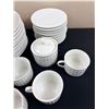 Image 2 : Majesticware-Oneida Dish Set