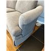 Image 2 : Loveseat