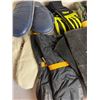 Image 2 : Variety of Winter & Work Gloves
