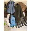 Image 4 : Variety of Winter & Work Gloves