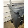 Image 3 : Heavy Duty 64 Gal Garbage Bin