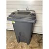Image 1 : Heavy Duty 64 Gal Garbage Can