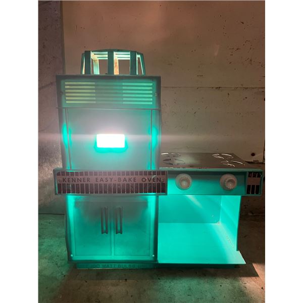 Vintage Kenner Easy Bake Oven